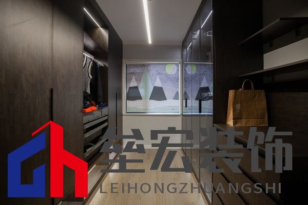 白色、木色與黑色演繹同一空間下的不同格調(diào)！