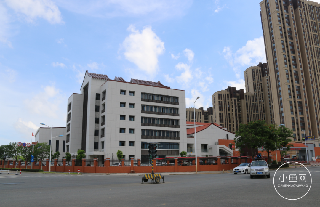 廈門(mén)裝修噪音擾民投訴電話_廈門(mén)裝修多少錢(qián)一平方_廈門(mén)ktv裝修